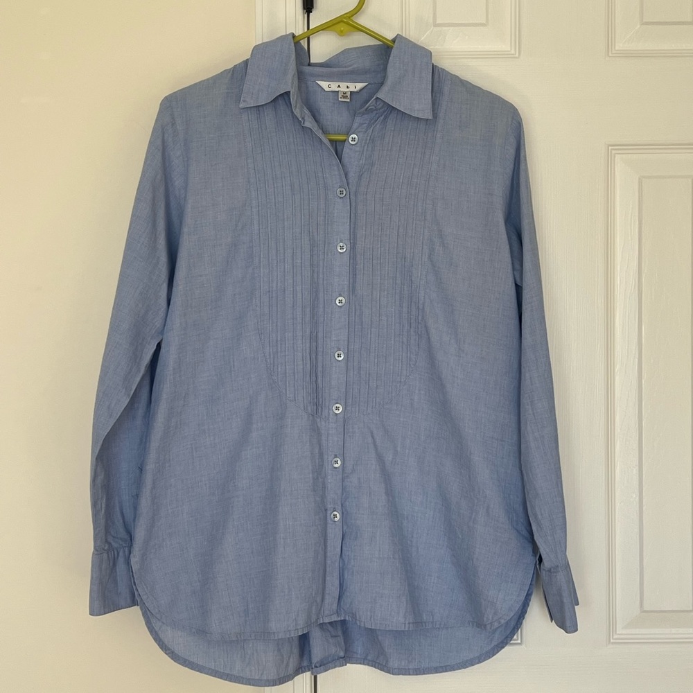 CAbi Women’s Chambray Blue Long Sleeve Oxford Blouse, Medium